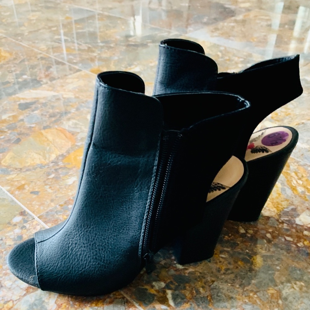 6.5 Black Ankle Peep Toe Boots. Great Condition.